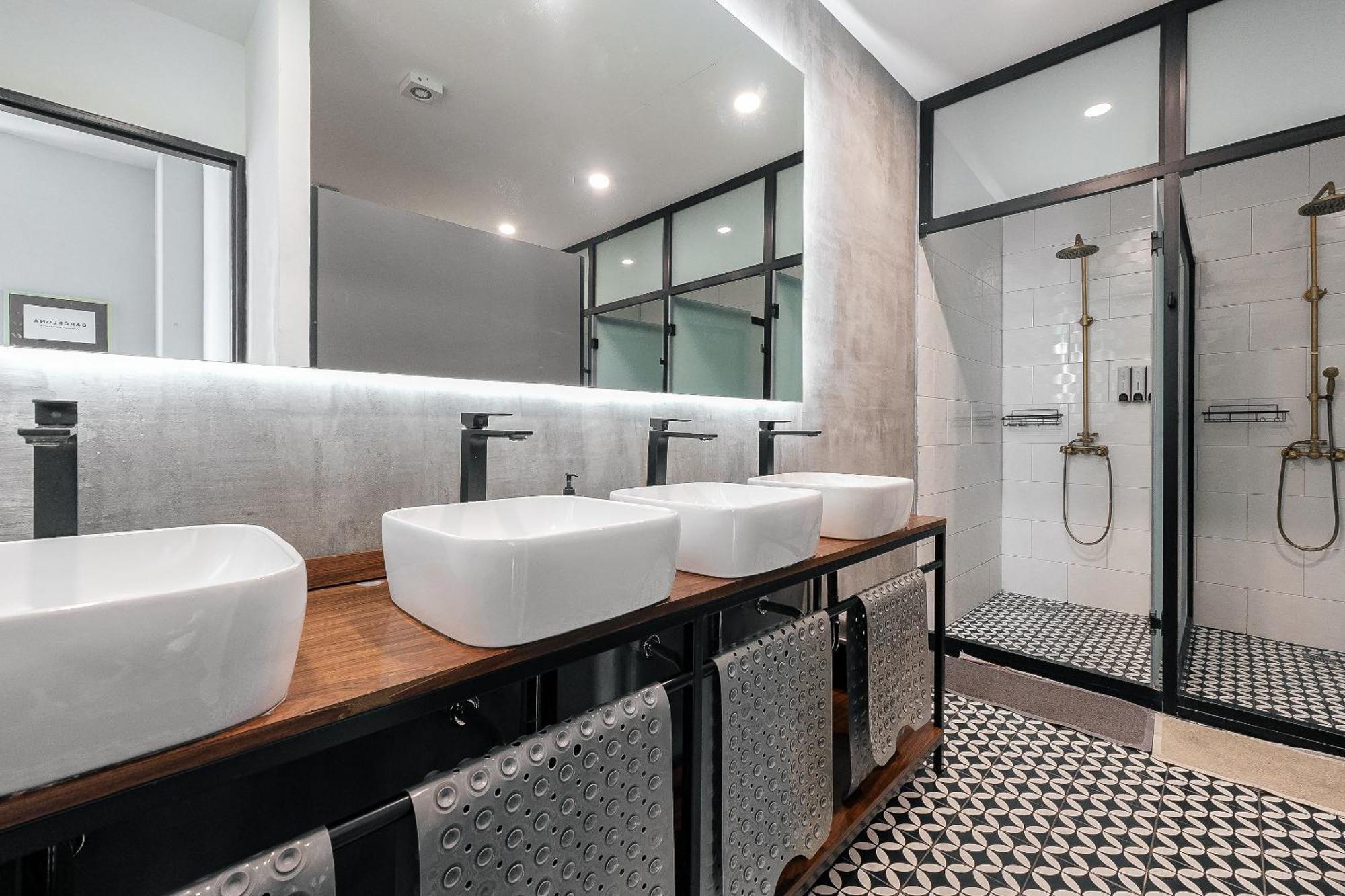 Hostel Luxury Shared Mixed