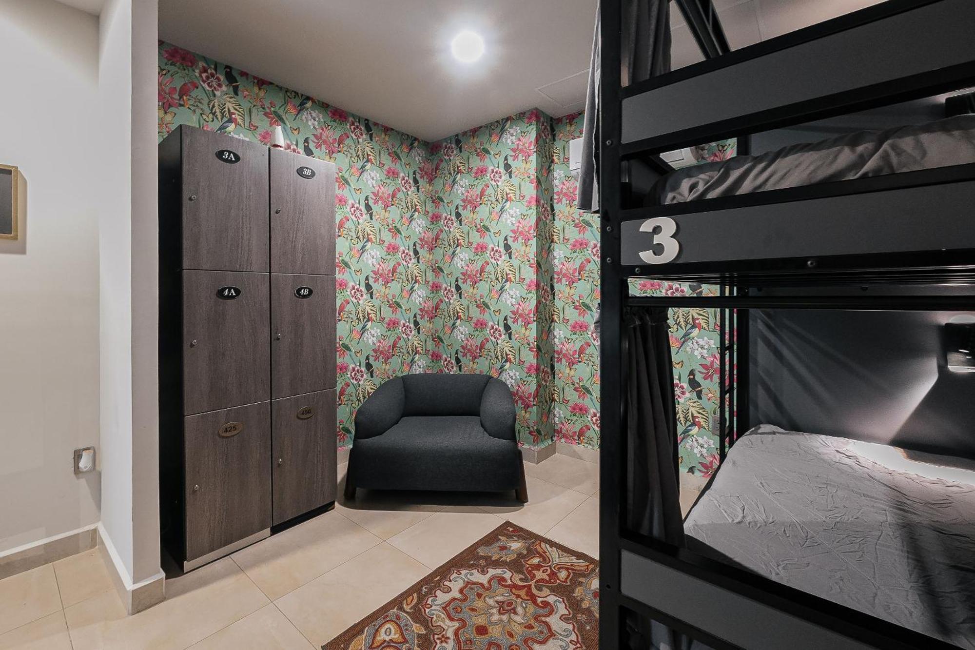Hostel Luxury Shared Mixed *